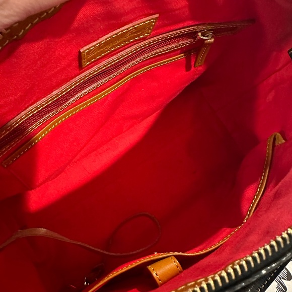 Dooney and Bourke satchel. - Picture 6 of 10